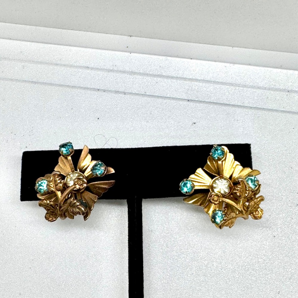 Vintage 1940s Floral Screwback Earrings Gold Tone Aqua Rhinestone‎ Bouquet